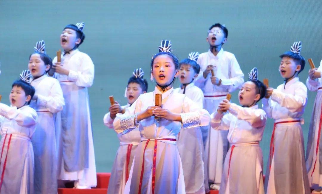 颍上小学生诵读经典。刘浩 摄