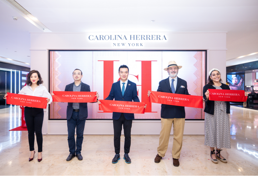 玩出位拼出色！Carolina Herrera赫芮亚亚洲首店在德基广场开幕