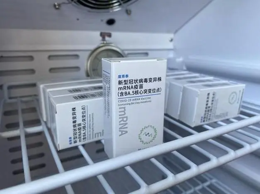 钟南山预警5月疫情高峰周增4000万，口罩还能不能摘下了？