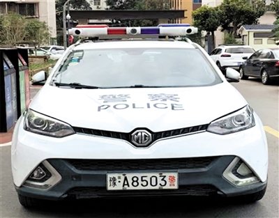 这就是违停抓拍利器,车顶搭载了6个全景式高清探头