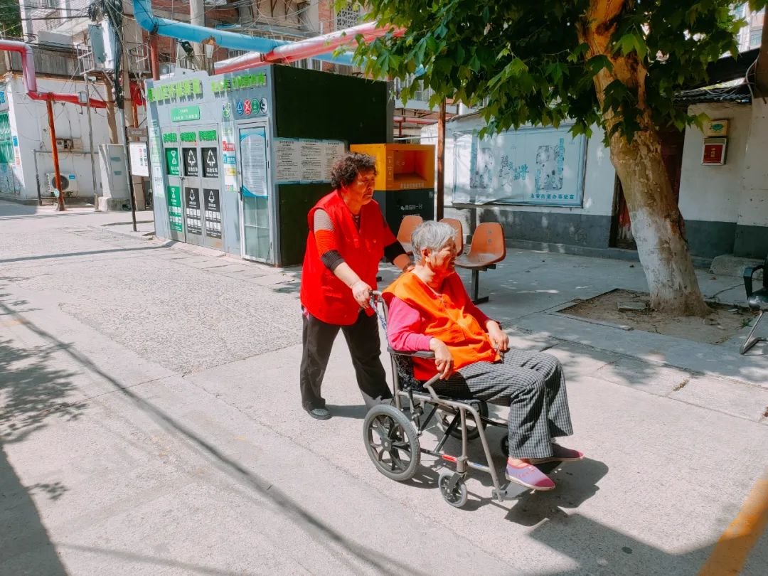 泉山永安街道“银龄护卫队”奏响邻里和谐新乐章