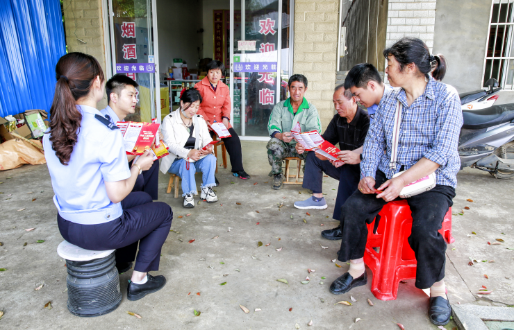 安徽庐江青山监狱开展“送法进村” 助力乡村振兴