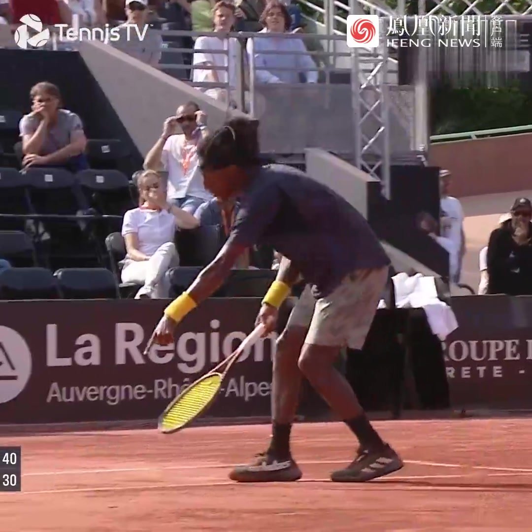 火气有点大！瑞典网球名将怒砸裁判椅被直接判负