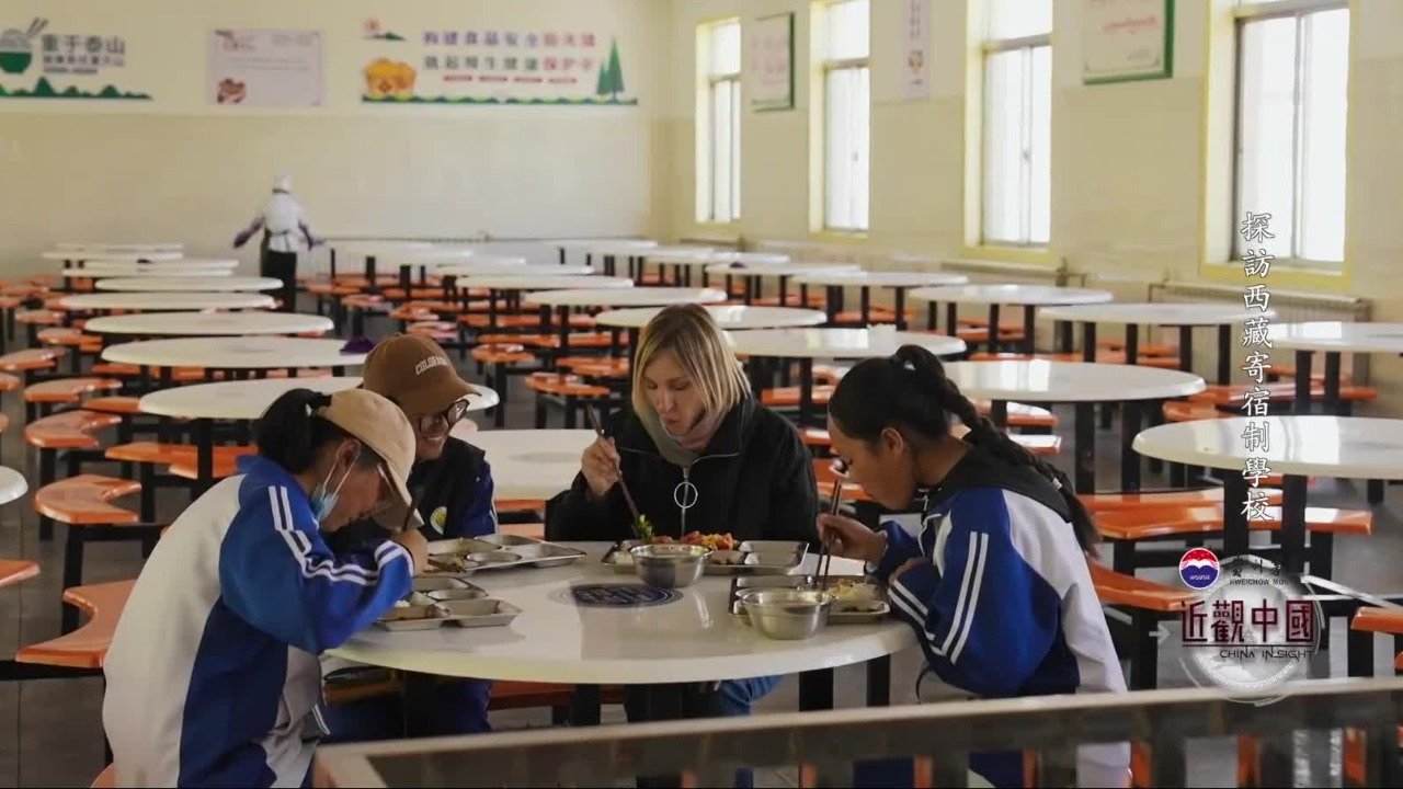 西藏寄宿制学校的伙食到底如何？外籍观察员跟随学生先吃为敬