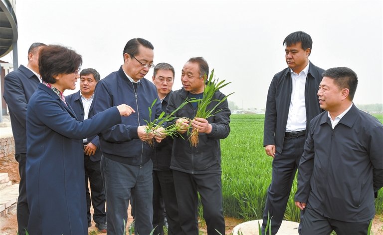 临汾市委书记李云峰在翼城县调研指导农村集体经济发展工作