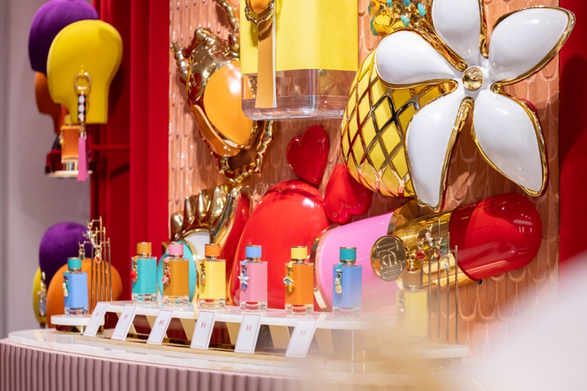 玩出位拼出色！Carolina Herrera赫芮亚亚洲首店在德基广场开幕