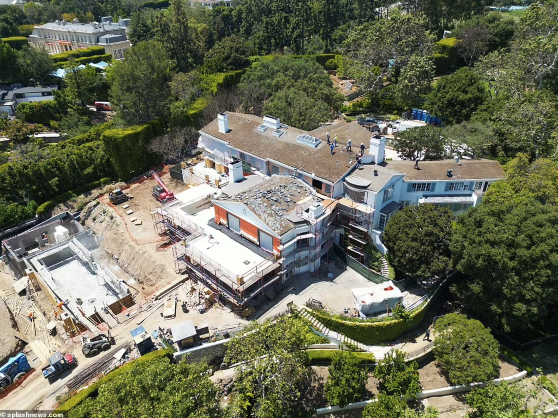 扩建中的豪宅