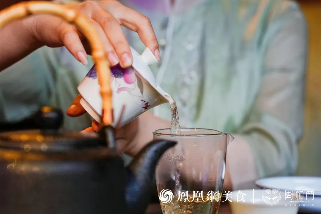 △迎客茶已经沏好