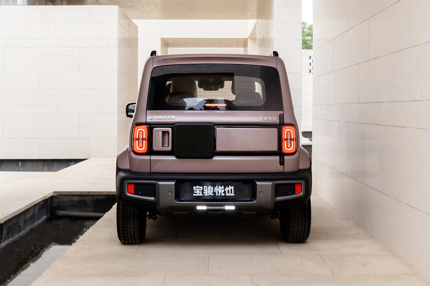 纯电动小型SUV宝骏悦也正式上市，售价7.98-8.98万元