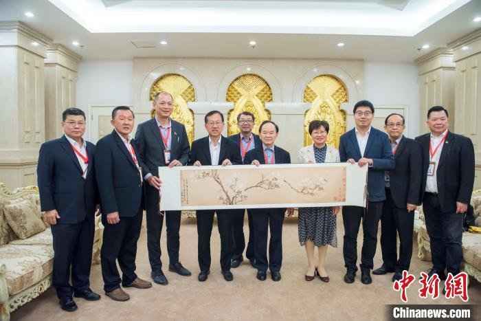 马来西亚华校董事联合会总会访华团到访上海