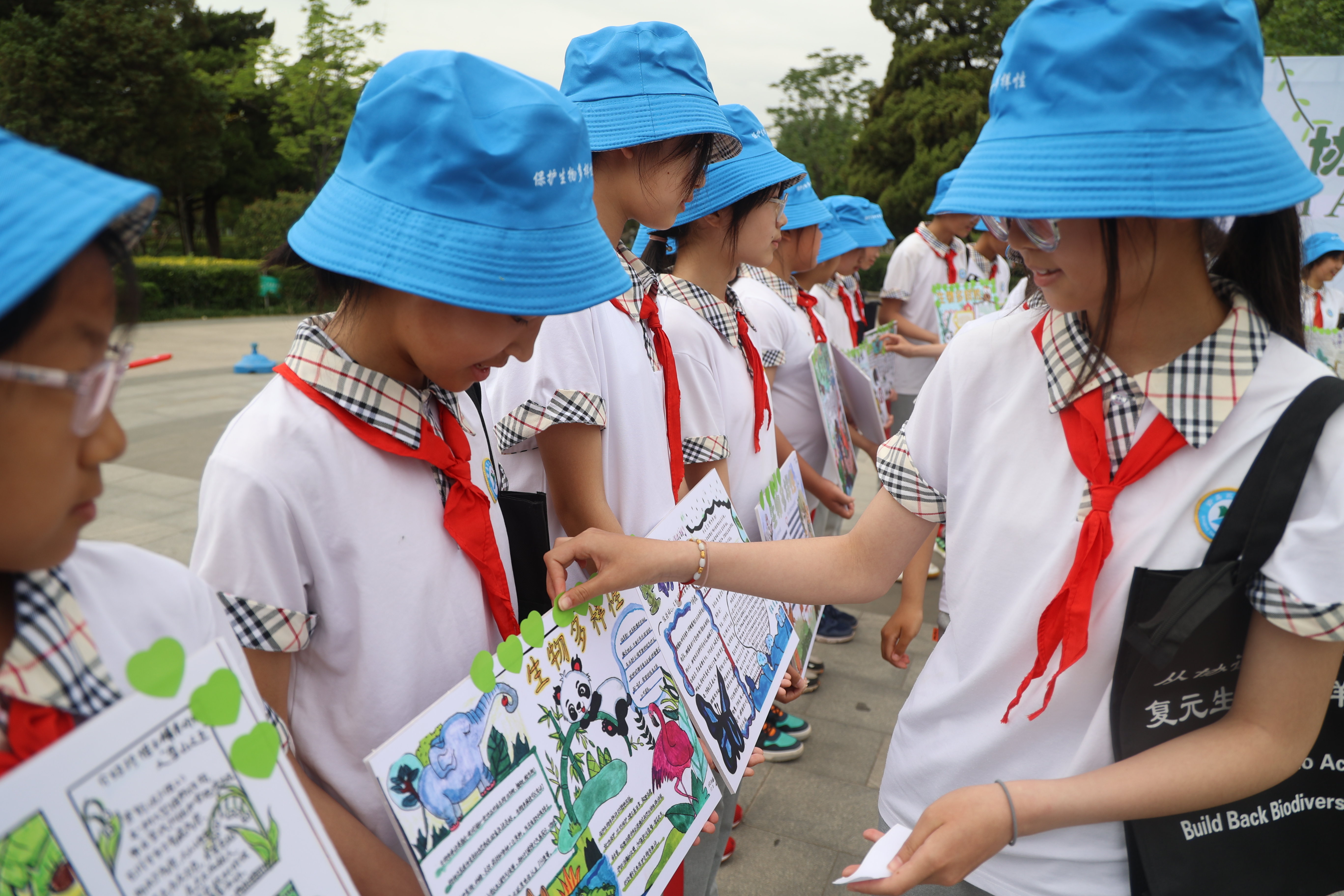 “我们一起比心心”国际生物多样性日主题 宣传活动成功开展