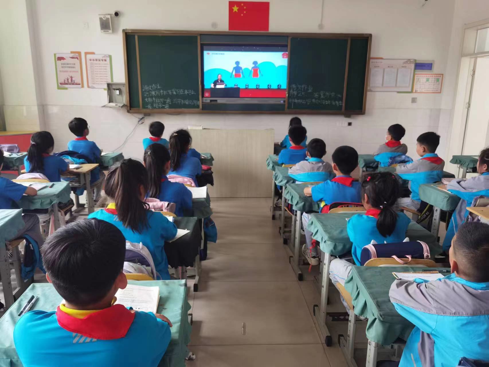 山东胶州：10万师生家长共上“法治宣讲大课堂”