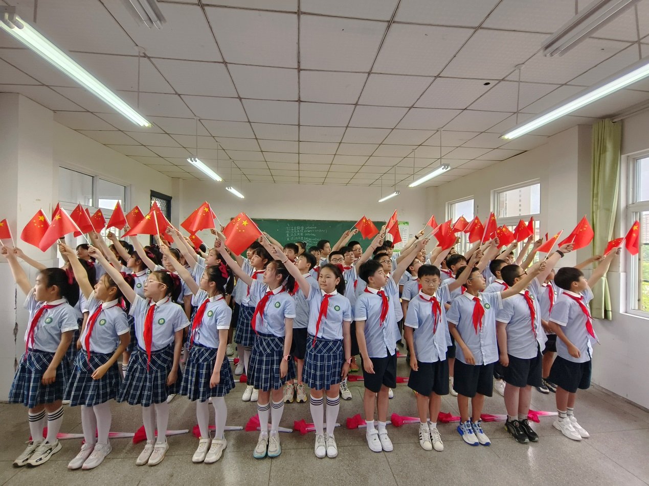 明光市第三小学开展“礼赞新时代 童心向未来”庆“六一”活动
