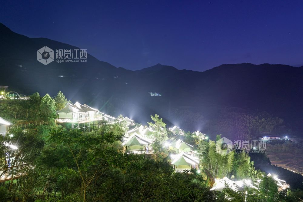 梯田景区 灯光璀璨（图）