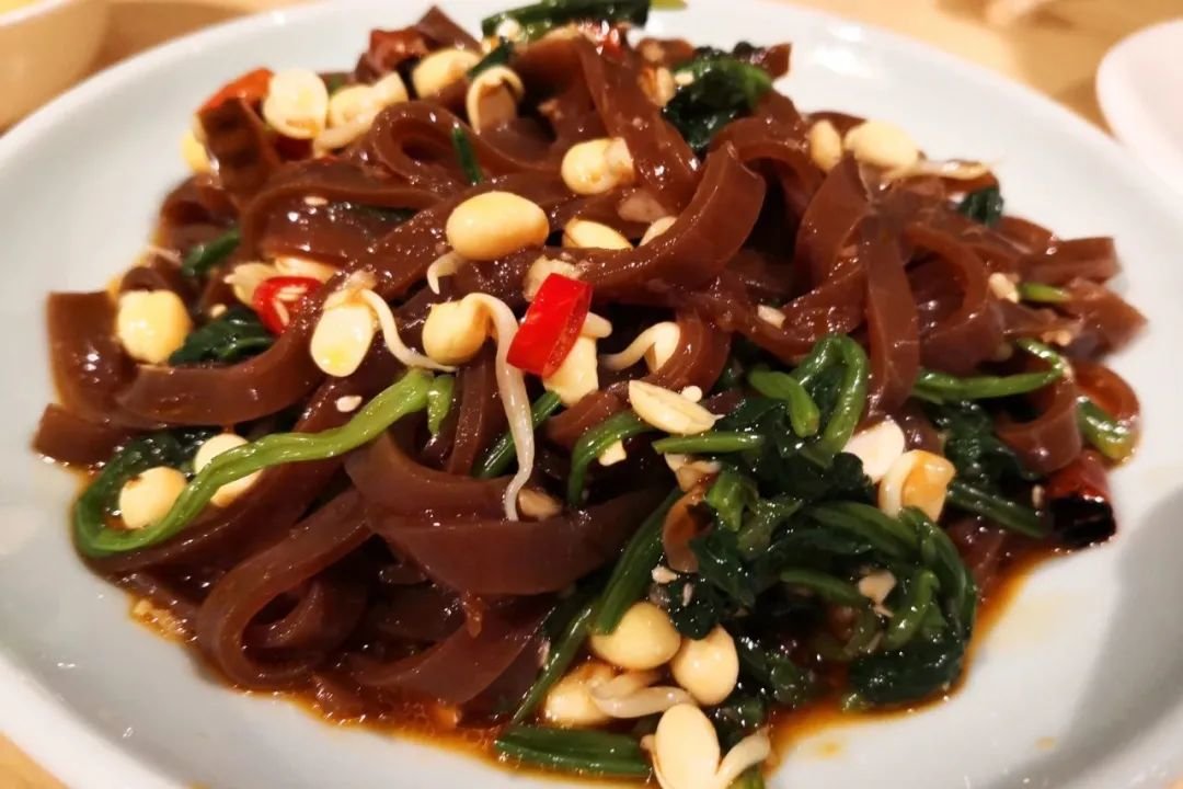 一碗凉皮8种味儿，一口一口吃出甘肃的地道风物！