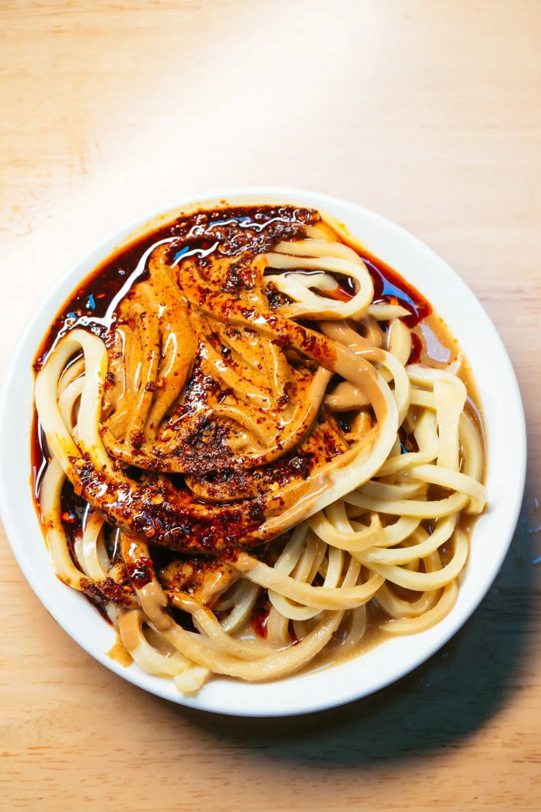 高担酿皮用复合麻酱，醋也是少不了。摄影/严肃