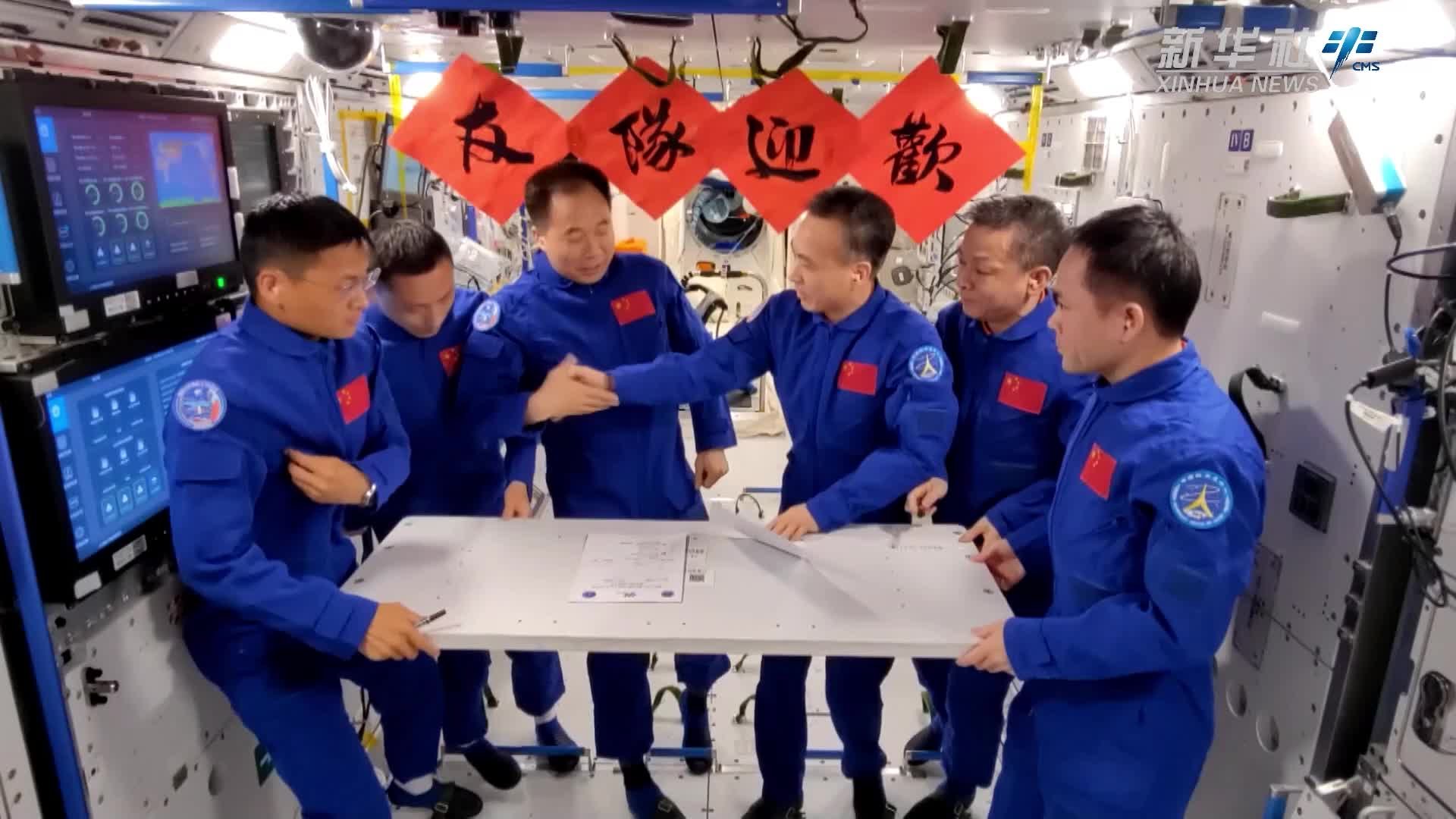 首次！航天员在轨见证问天实验舱发射_神十四航天员顺利进入问天实验舱_点火_中国