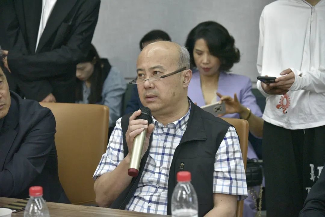 中国书协理事、西泠印社理事、河南省书协副主席 许雄志 讲话