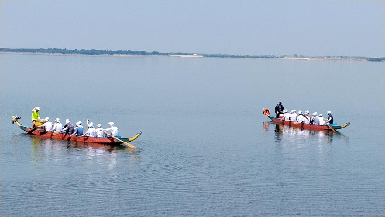 进贤县飞龙队奋力备战龙舟赛