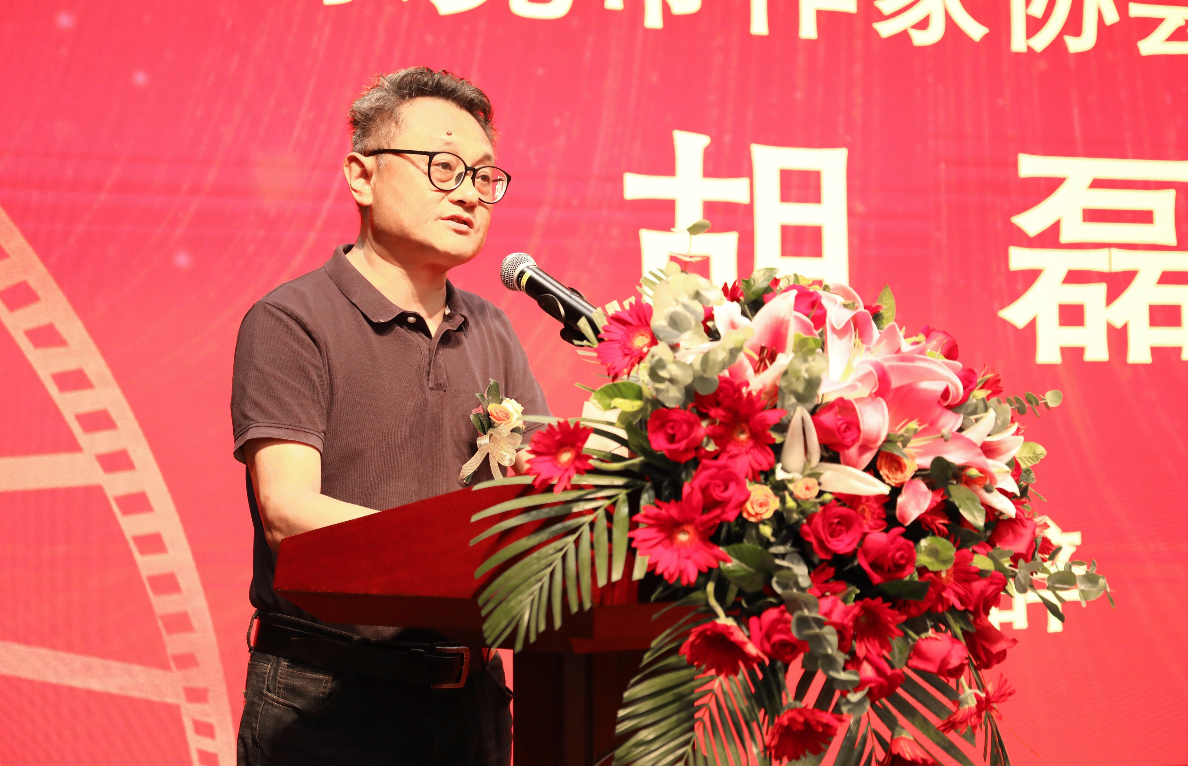 第二届“香港紫荆花国际电影节”暨粤港澳微视频大赛发布会顺利举行