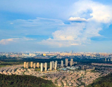 南昌：登高梅岭 尽览盛景