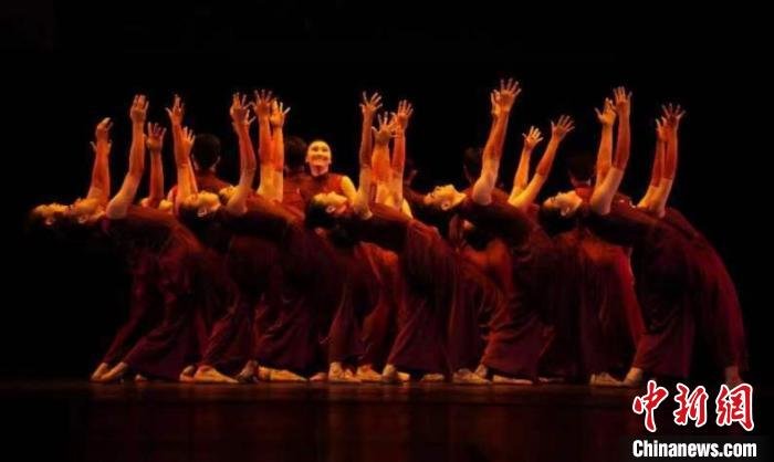 2023年北京大学生舞蹈节开幕。　北京市教委供图