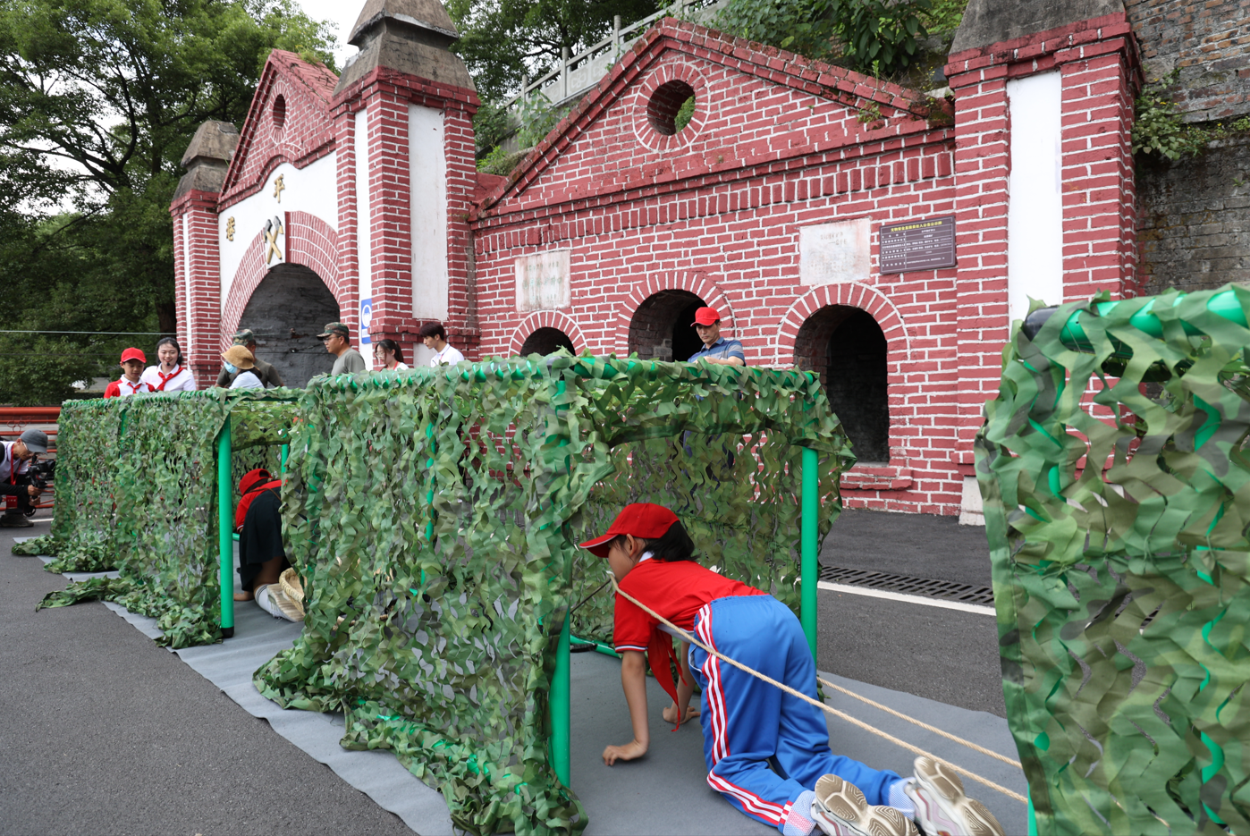 萍乡市青少年红色研学大会暨“以学铸魂、薪火相传”红色研学启动