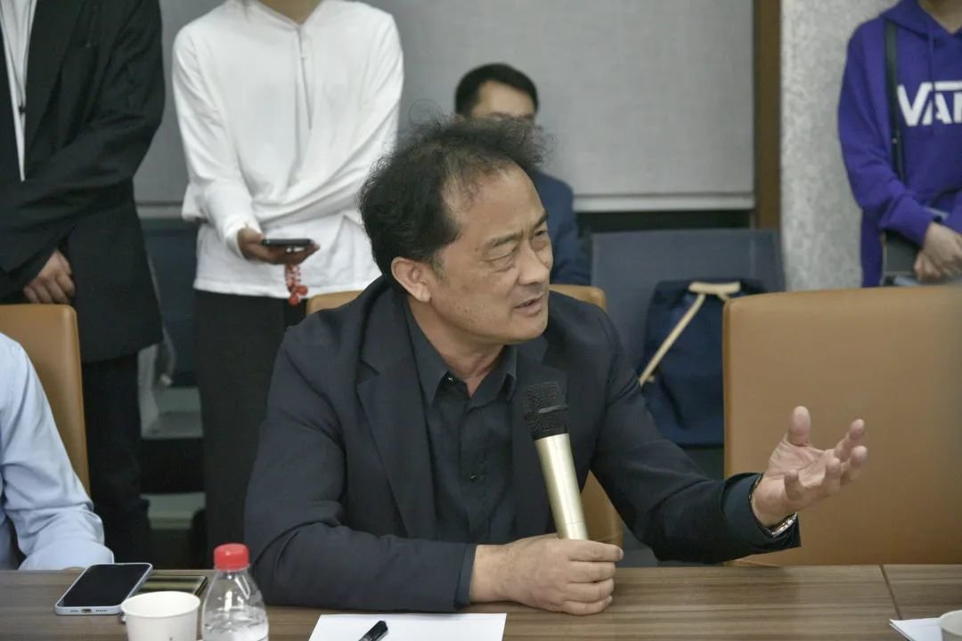 中国书协隶书专业委员会委员、中国书协书法培训中心课题班导师 李守银 讲话