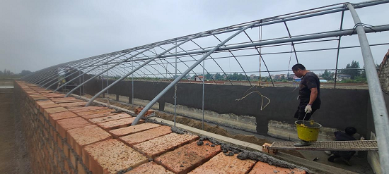 胡建锋家养殖场正在新建的“甲鱼空调房”