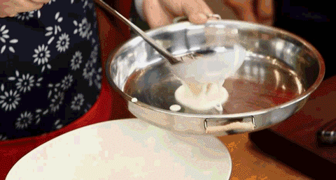 一碗凉皮8种味儿，一口一口吃出甘肃的地道风物！