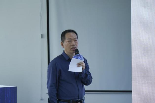 图：沈先锋在介绍军工投资的策略与实践