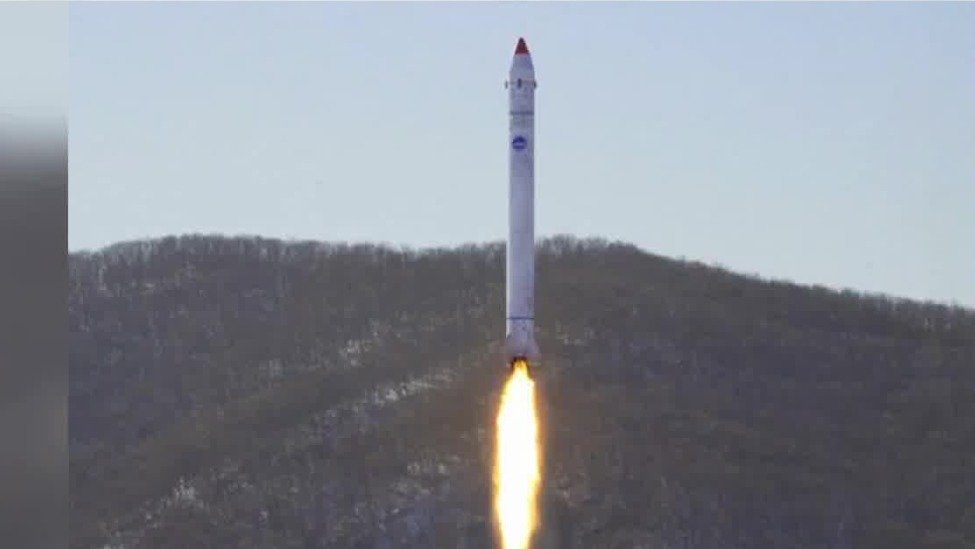 朝鲜发射航天器失败坠海，日韩一度发警报