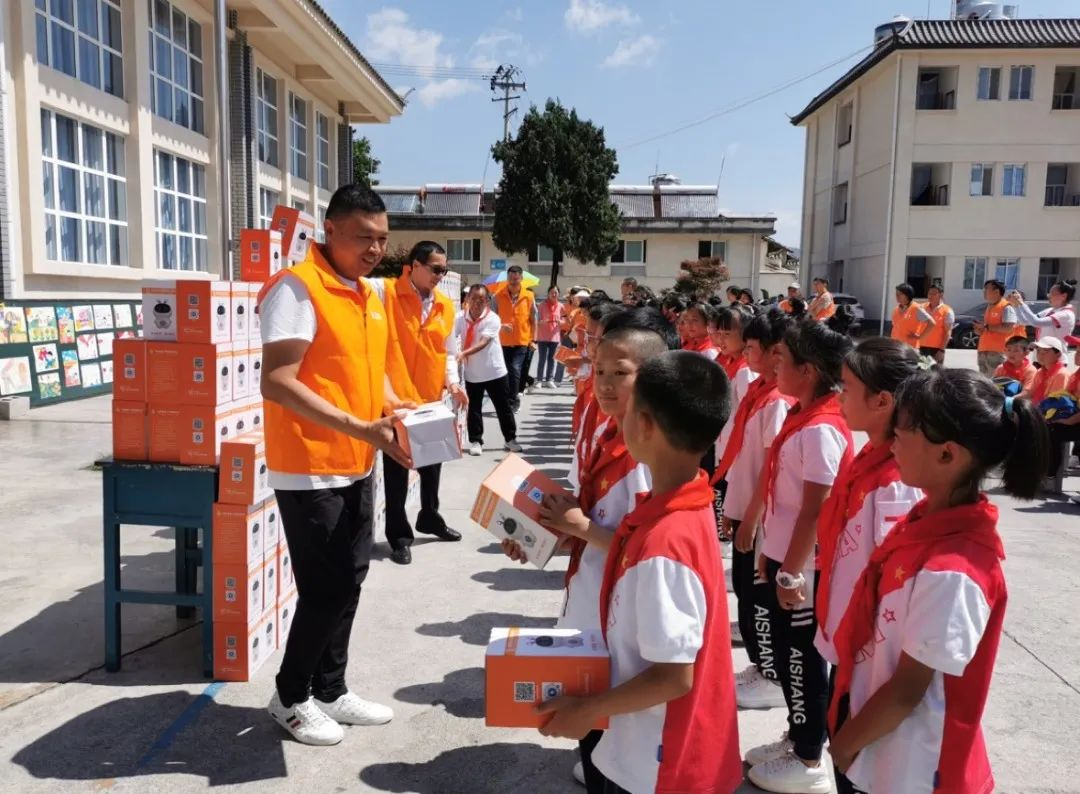 小橙大爱&middot;有声邮局：阳光保险爱心基金会六一礼物已抵达