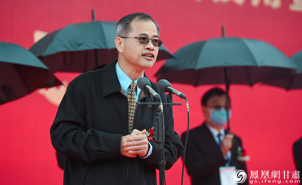 中国台湾长庚医院首席物理师吴嘉明对国产重离子设备大加赞许 杨艺锴 摄
