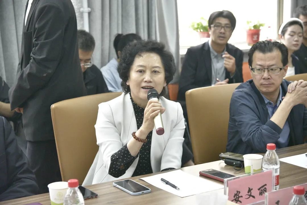 甘肃省文联副主席、中国书协理事、甘肃省书协主席 安文丽 讲话