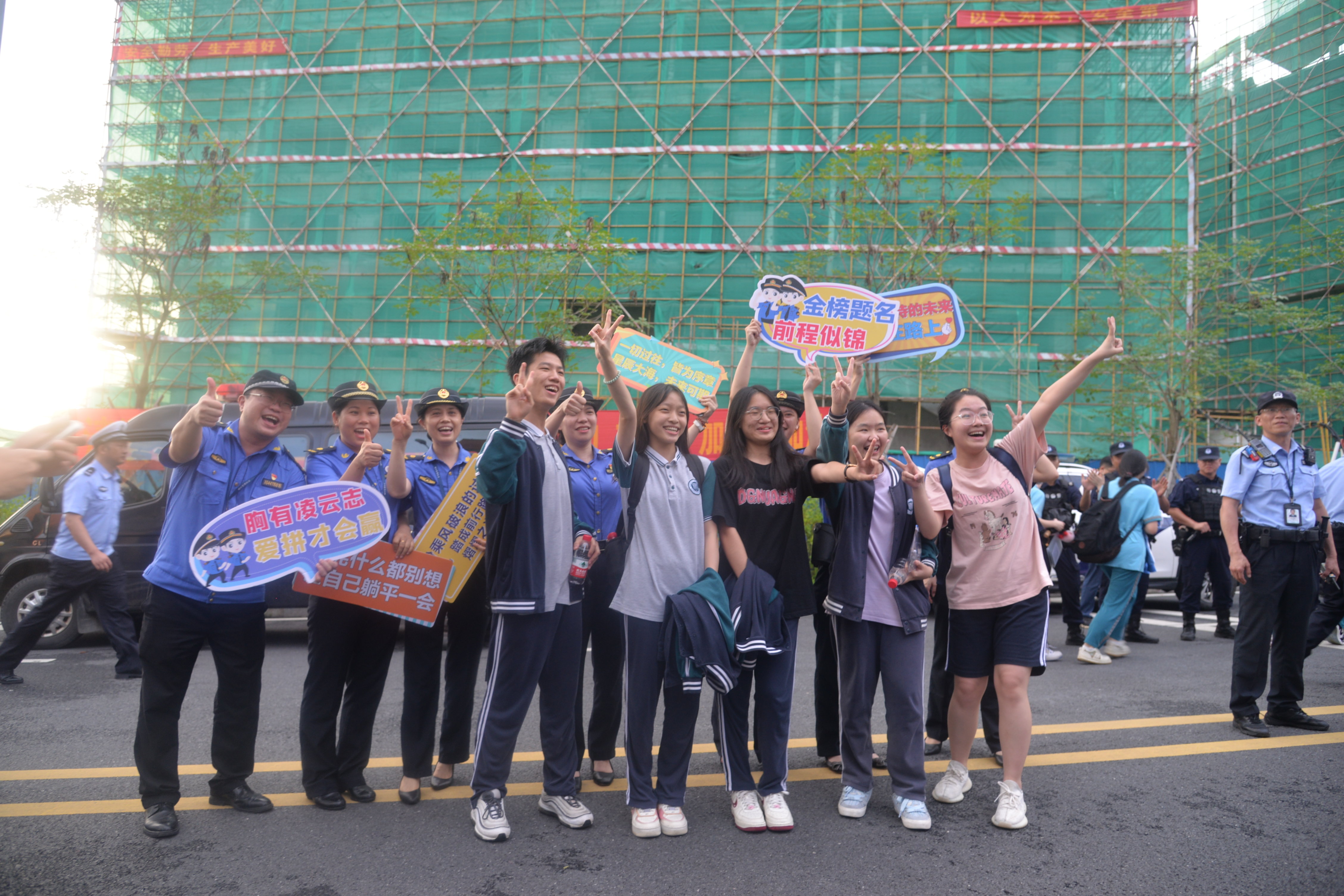 高考落幕 未来可期│清溪城管圆满完成护航高考任务！