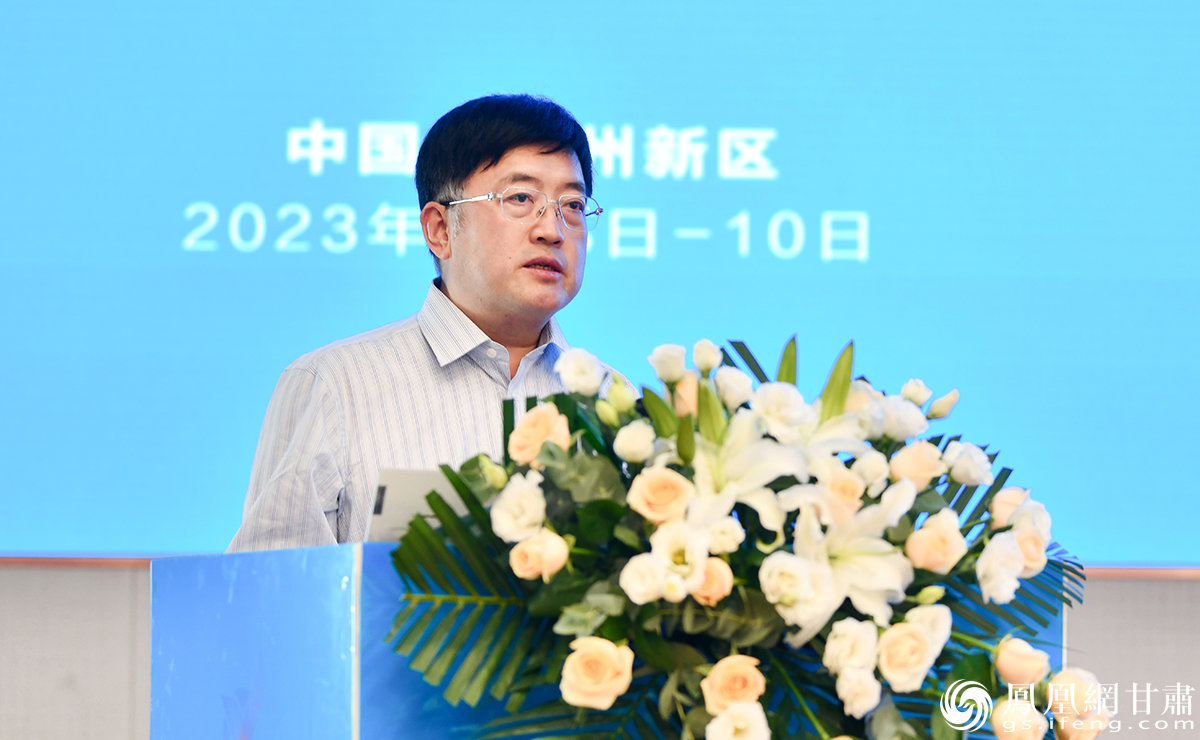 中国科学技术协会书记处书记王进展在开幕式上致辞 李德宇 摄