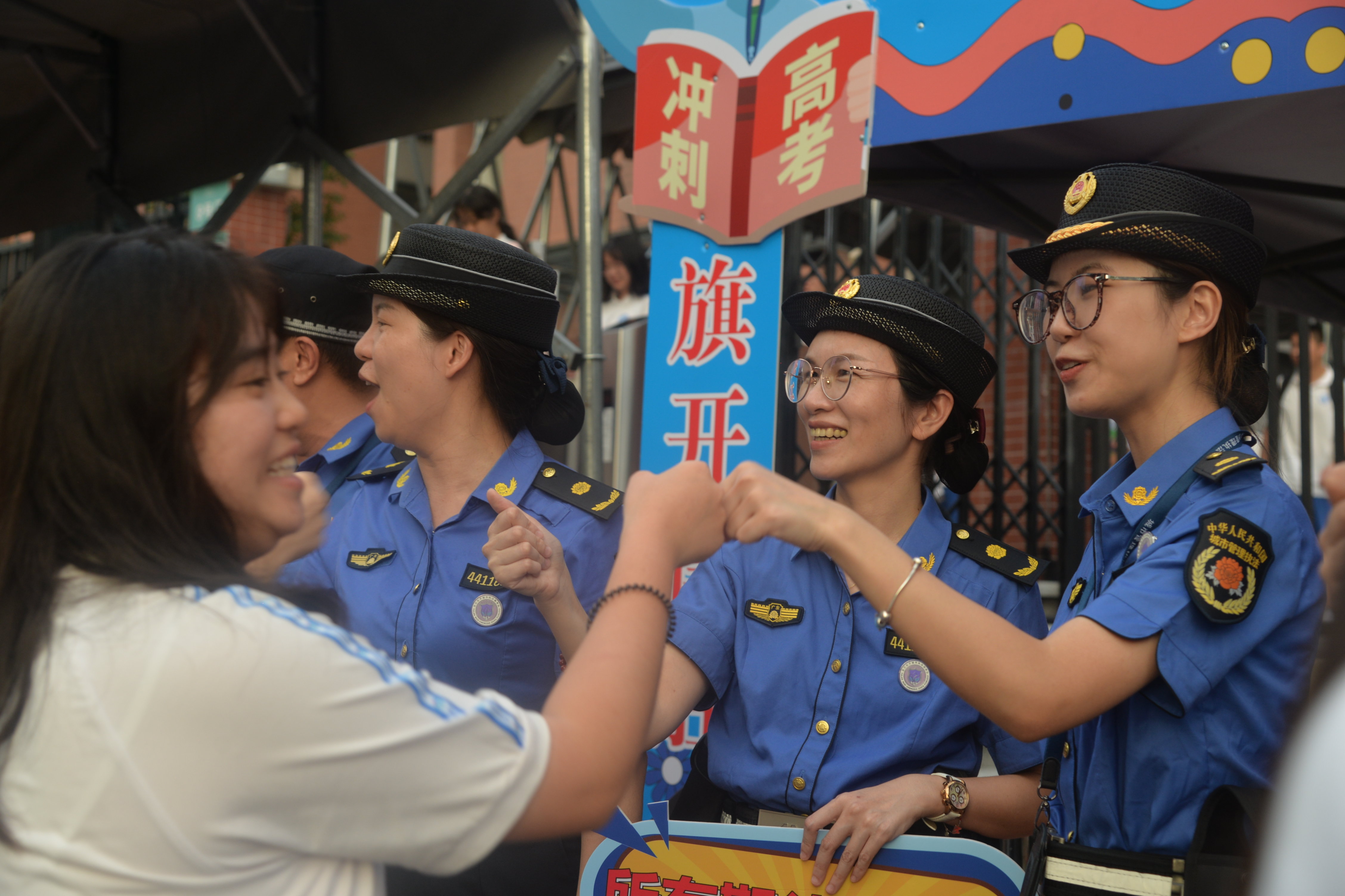 高考落幕 未来可期│清溪城管圆满完成护航高考任务！