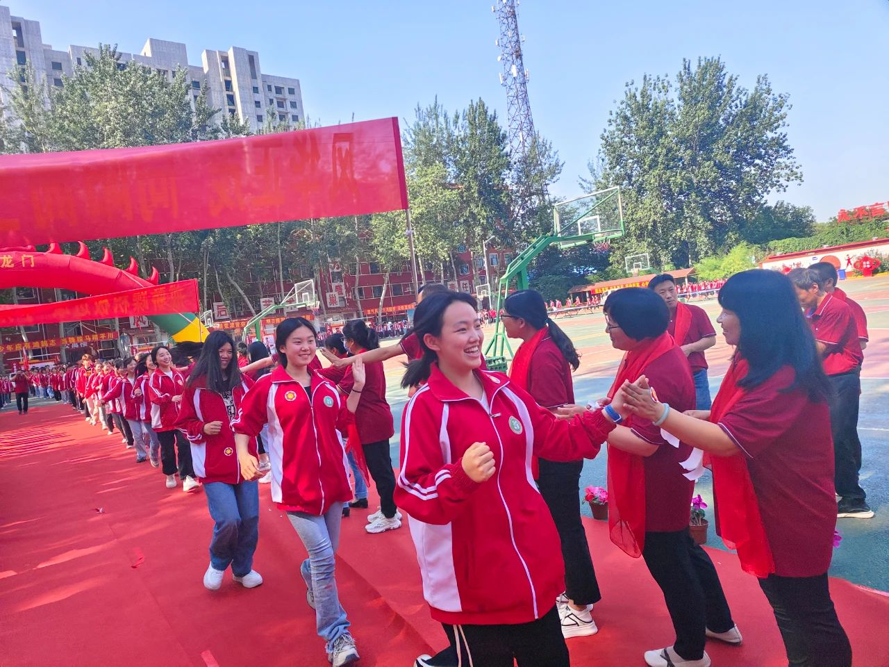 河北：宁晋第五中学隆重举行毕业典礼暨高考出征仪式