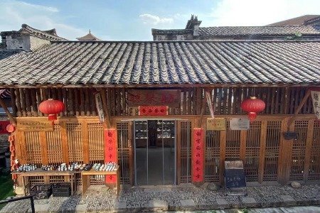 李琴和她的《堆雕3D夜光雪景》瓷画