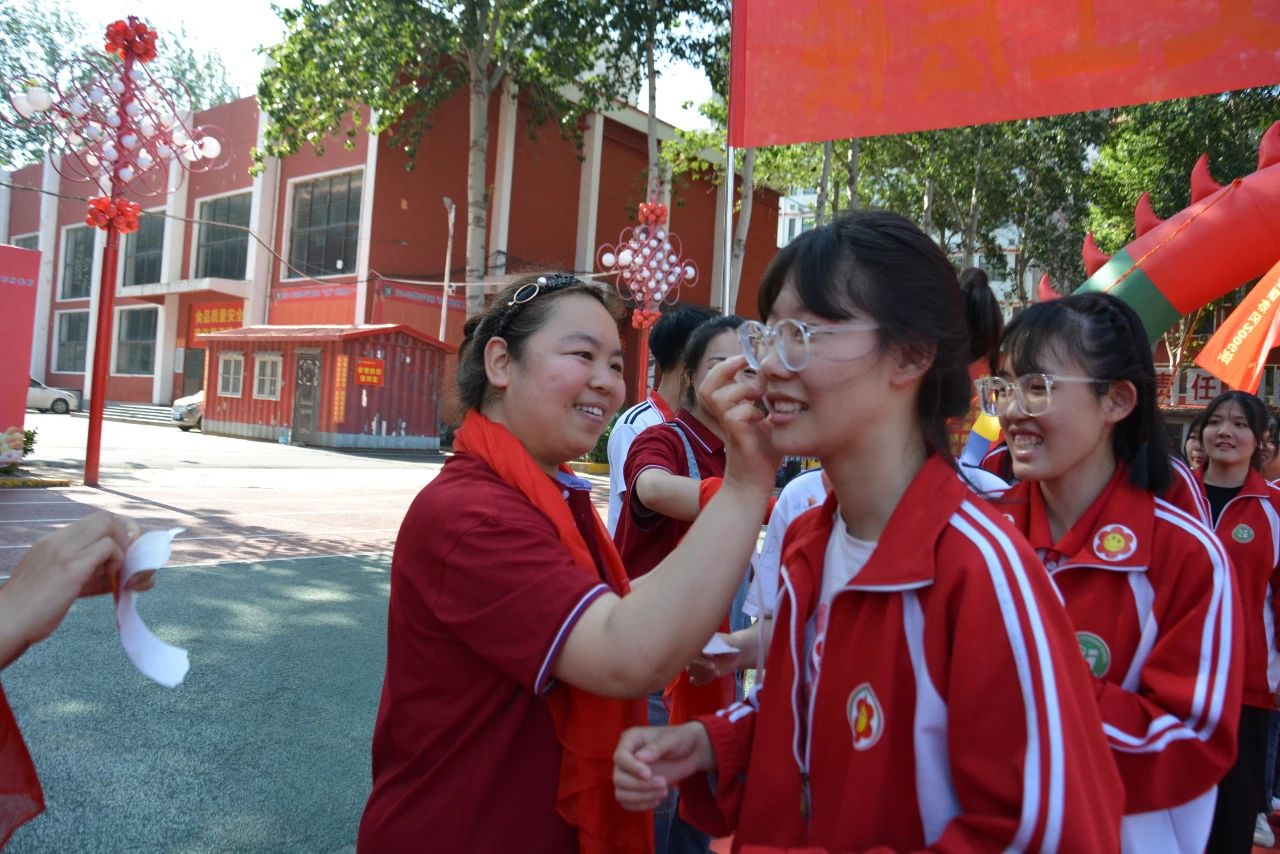 河北：宁晋第五中学隆重举行毕业典礼暨高考出征仪式
