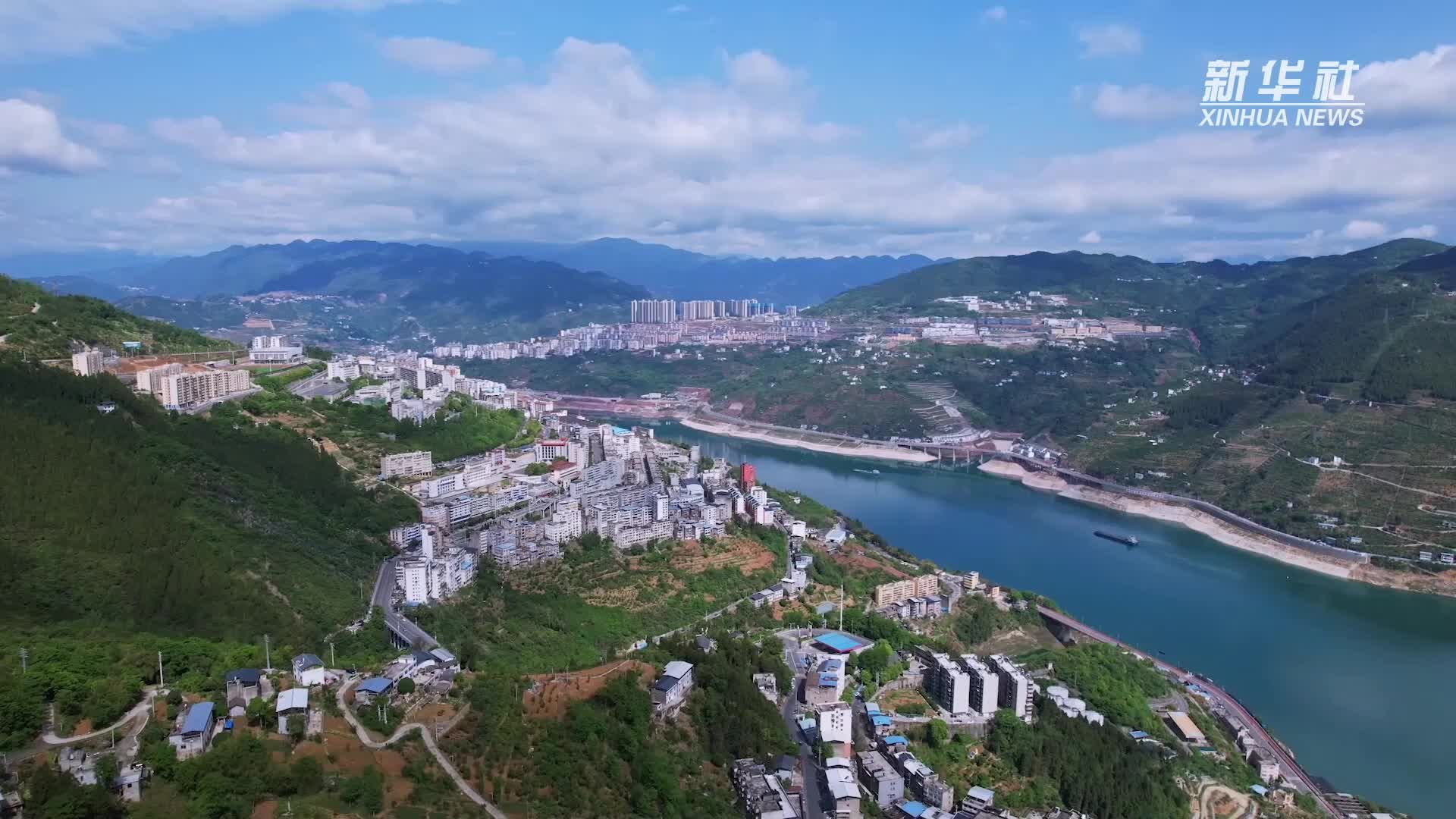 湖北巴东：一帮29年 只为山区孩子圆梦