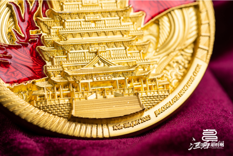 南昌国际龙舟赛奖牌正式亮相 由著名赛事奖牌设计师李淳设计