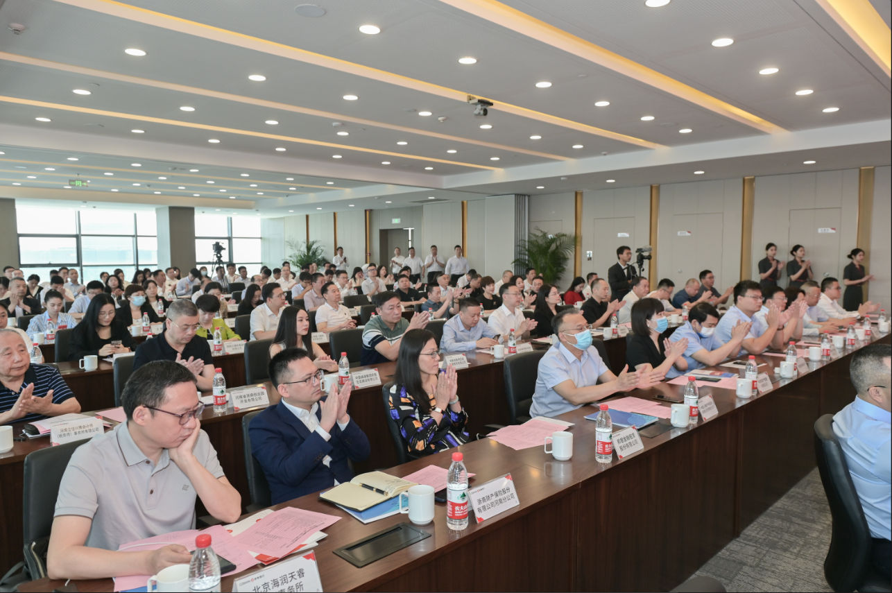 浙商银行郑州分行挂牌成立河南“金融顾问工作室”