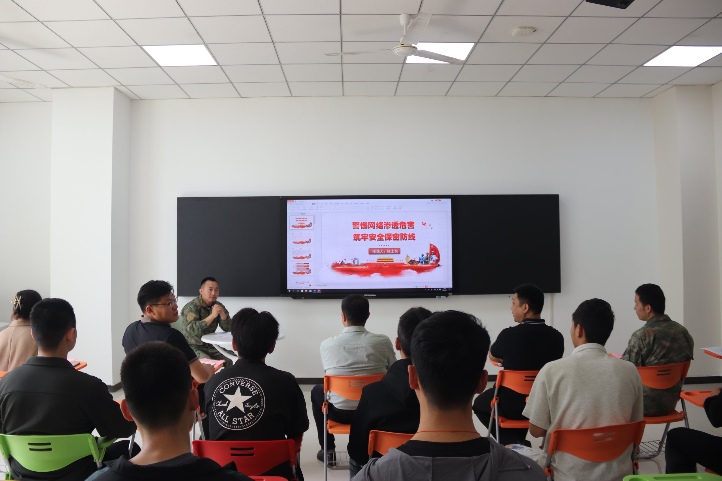 开展保密教育退役大学生士兵文化水平高,在部队可能接触一些重要内容