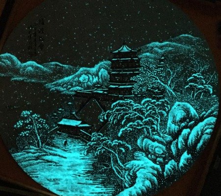 李琴和她的《堆雕3D夜光雪景》瓷画