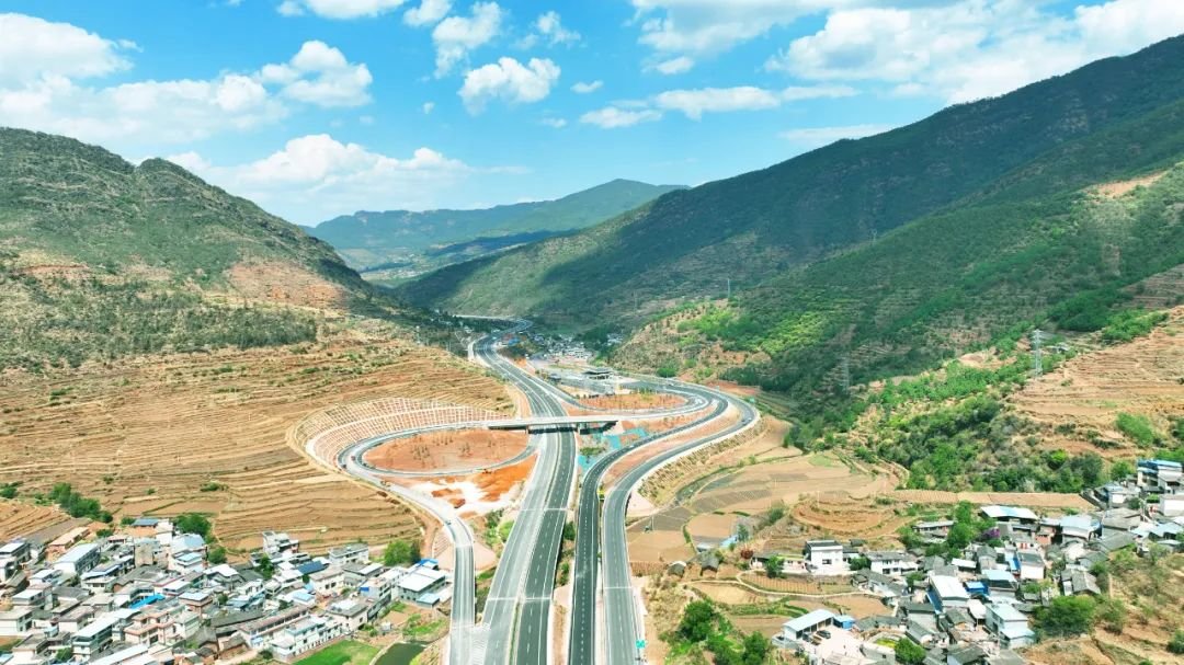 同意云南省s45永金高速永仁至大姚段高速公路(以下简称永仁至大姚高速