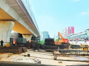 S49枫生快速路北段提升改造工程项目的西半幅双港高架桥建设现场