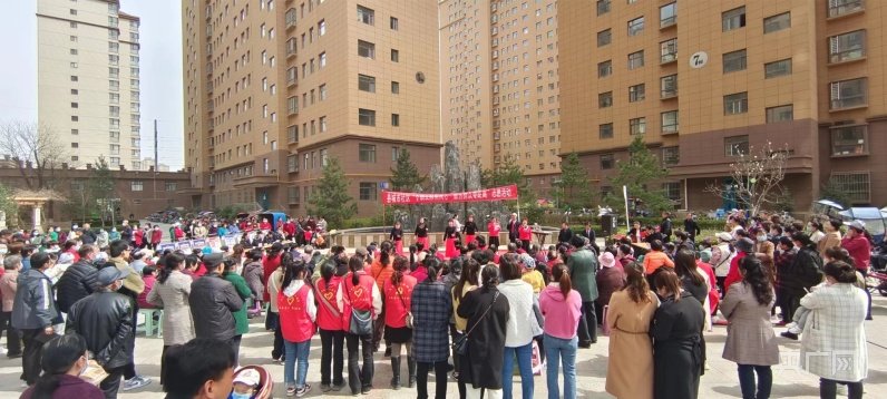 灵台县开展“文明实践聚民心 服务群众零距离”志愿服务活动(央广网发 灵台县融媒体中心 供图)