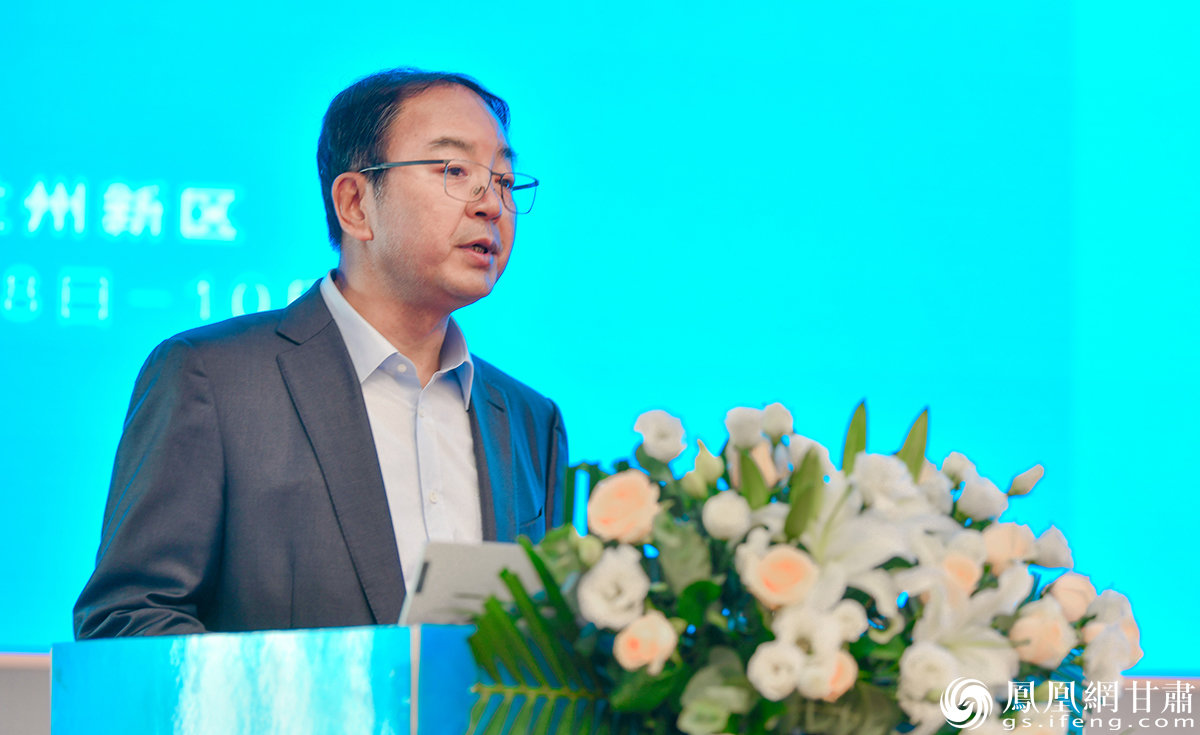 甘肃省科学技术协会主席张世珍表示,希望各界人士带动科技成果、科技项目“花落新区”。李德宇 摄